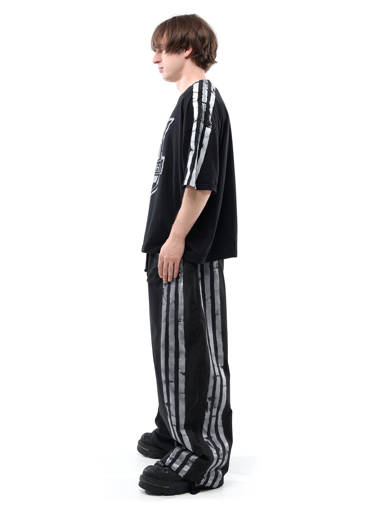 STRIPES BLACK OVER T-SHIRT