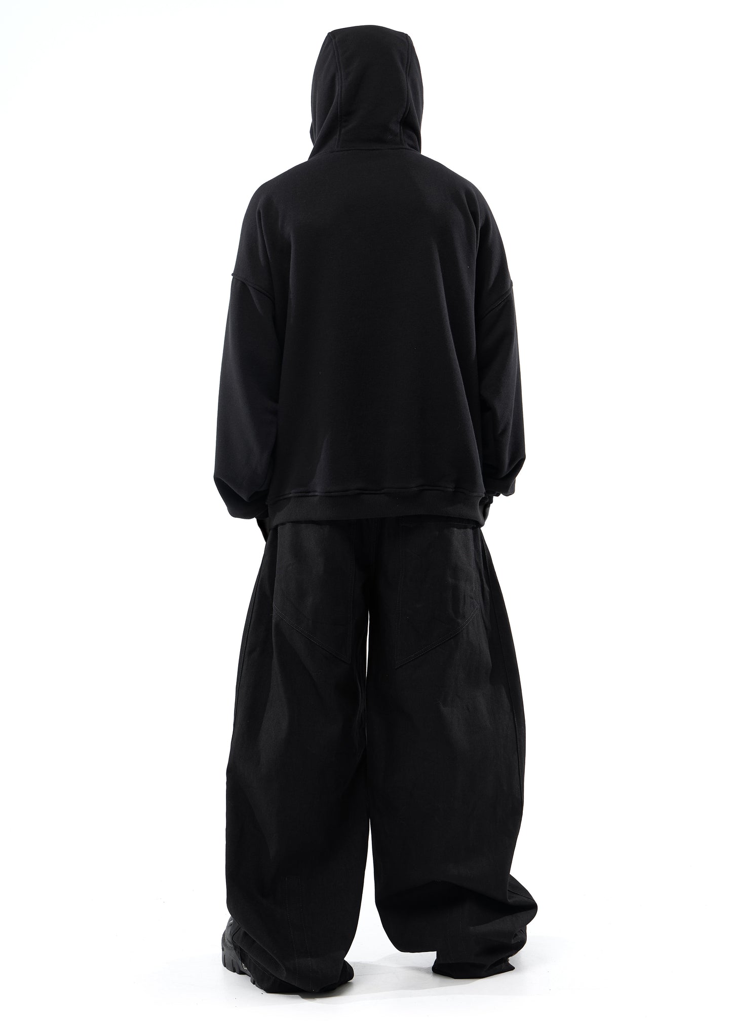 BLACK OVER HOODIE