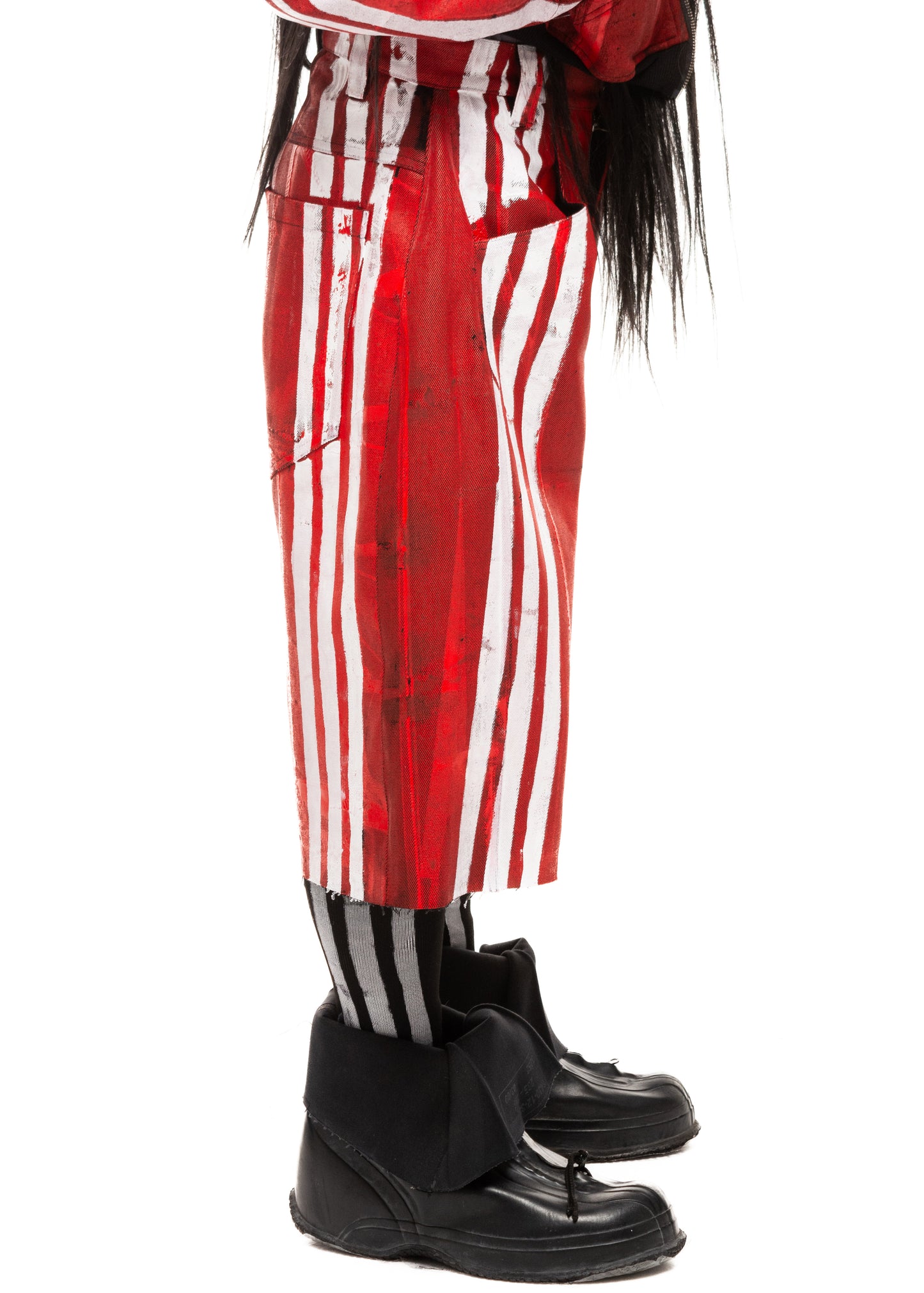 WHITE STRIPES WAXED RED DENIM SHORTS