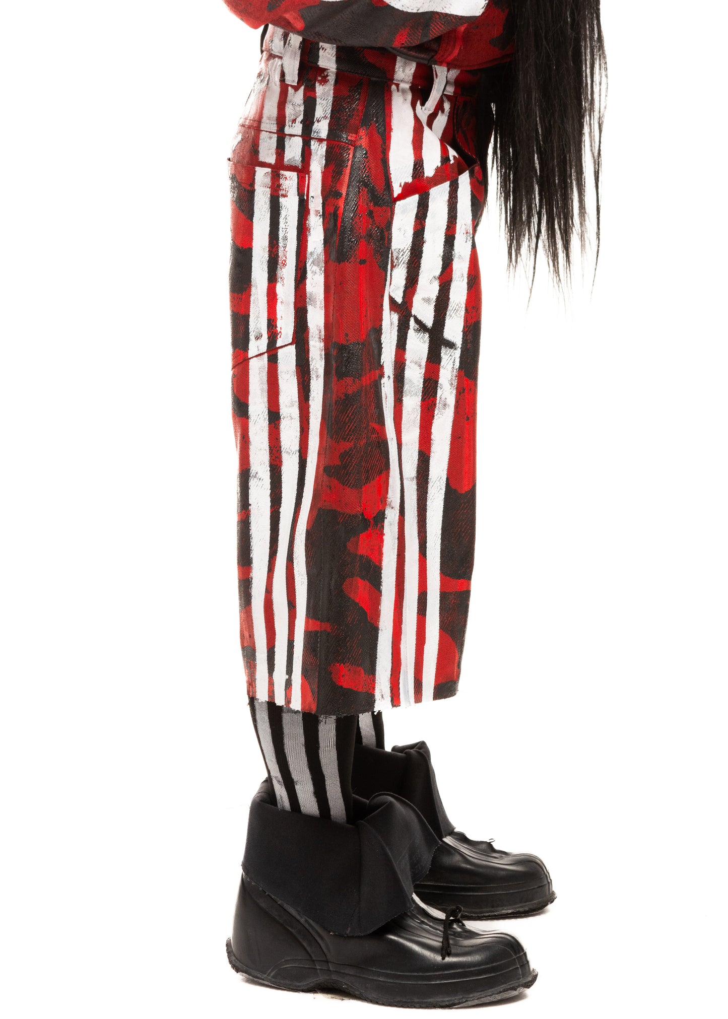CAMO STRIPES WAXED RED DENIM SHORTS