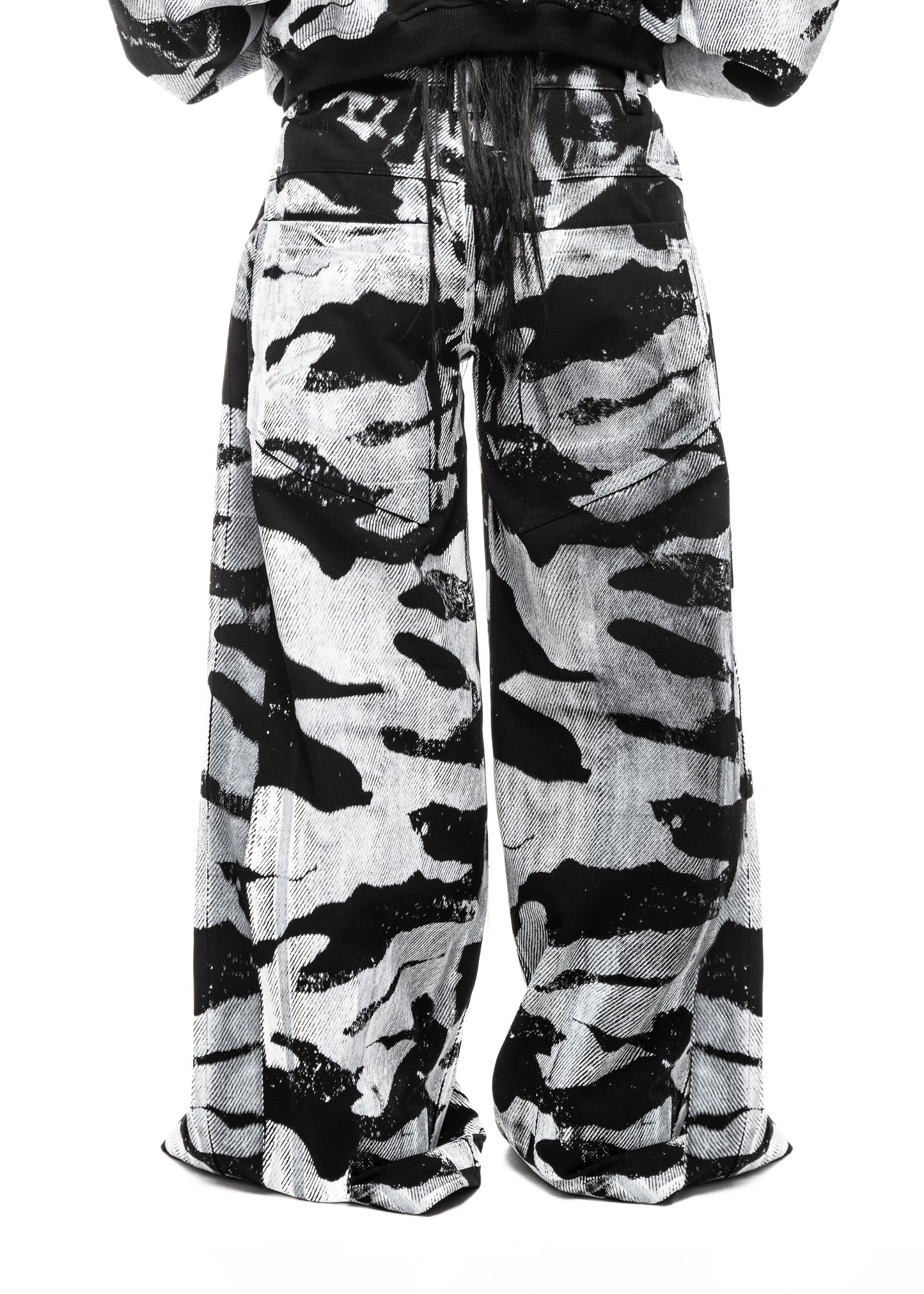 CAMO BLACK JEANS