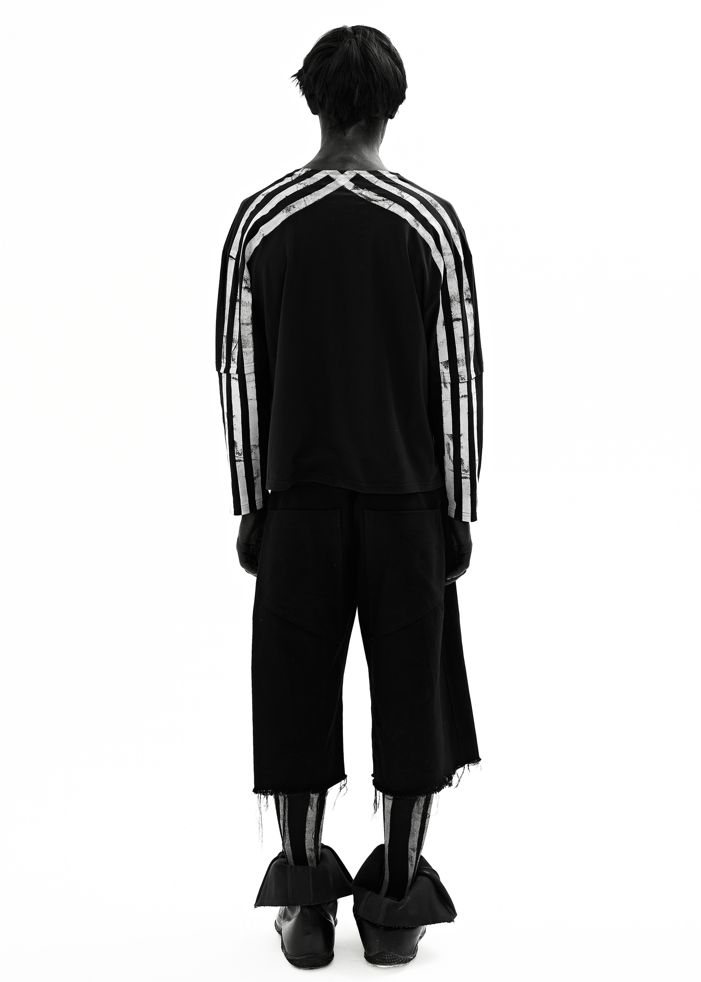 DOUBLE STRIPES BLACK LONG-SLEEVED T-SHIRT