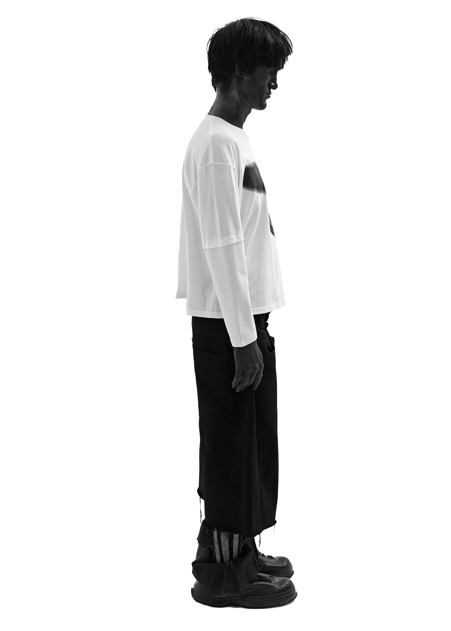 STAIN WHITE LONG-SLEEVED T-SHIRT