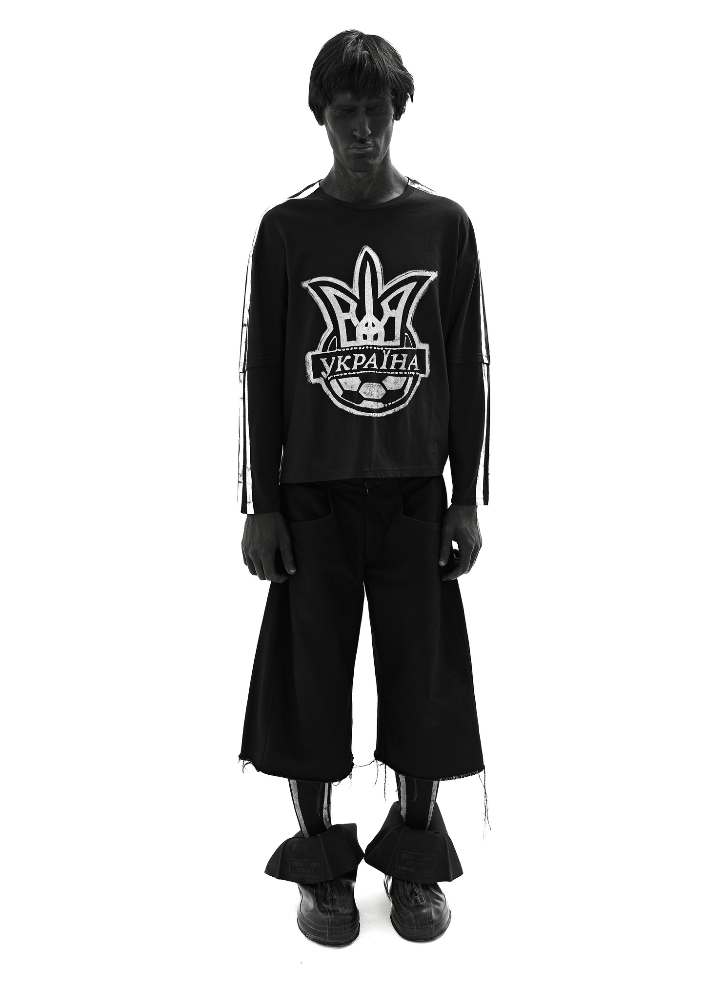 STRIPES BLACK LONG-SLEEVED T-SHIRT