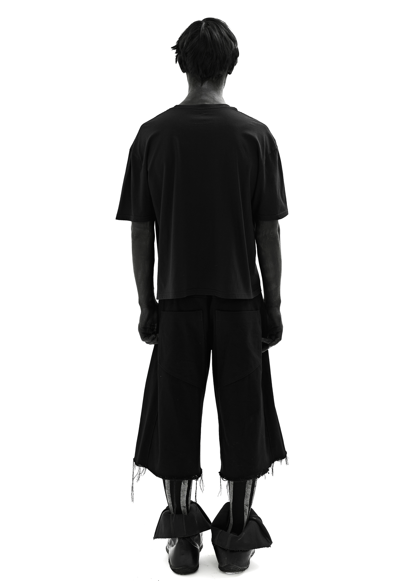 STAIN BLACK T-SHIRT