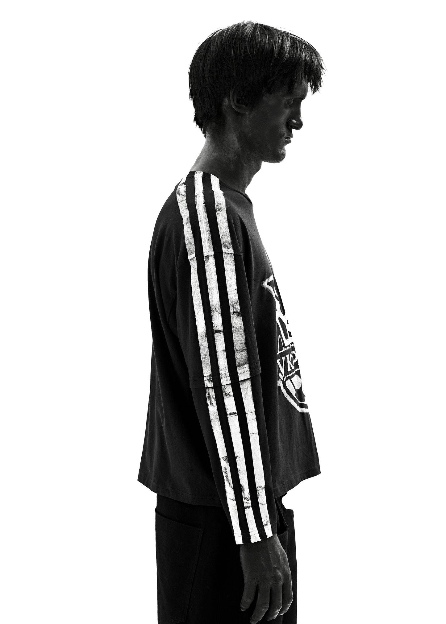STRIPES BLACK LONG-SLEEVED T-SHIRT