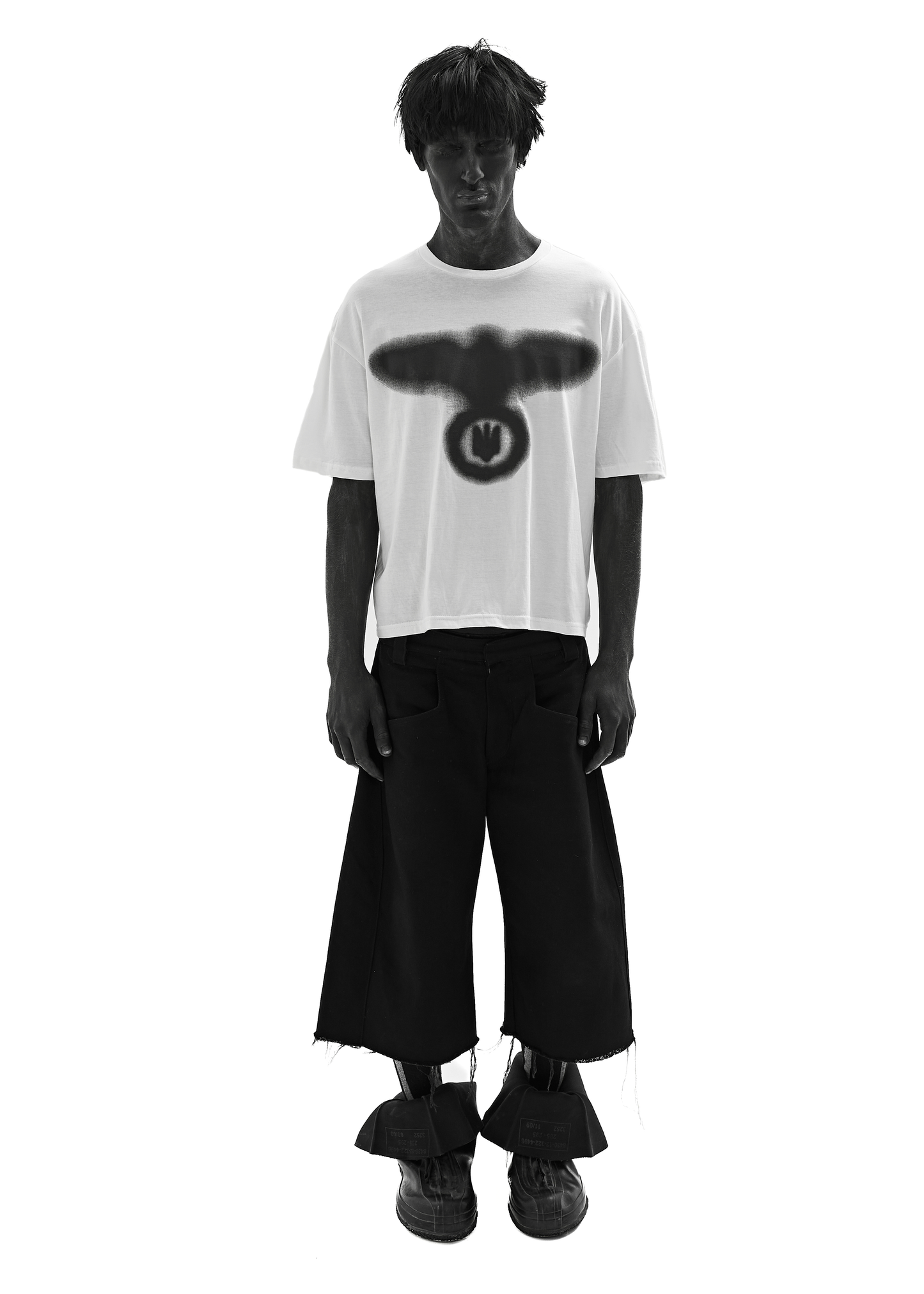 STAIN WHITE T-SHIRT
