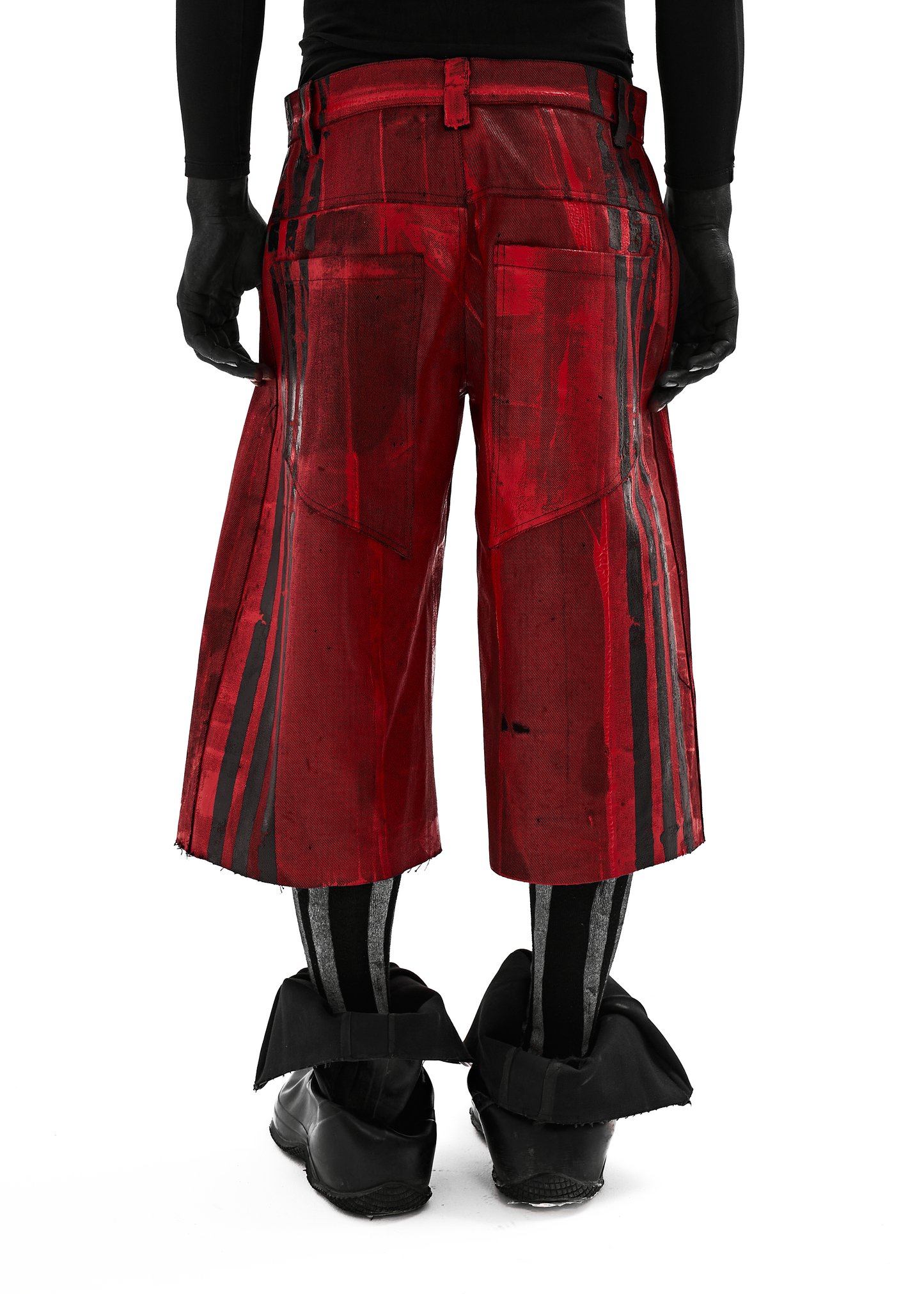 BLACK STRIPES WAXED RED DENIM SHORTS