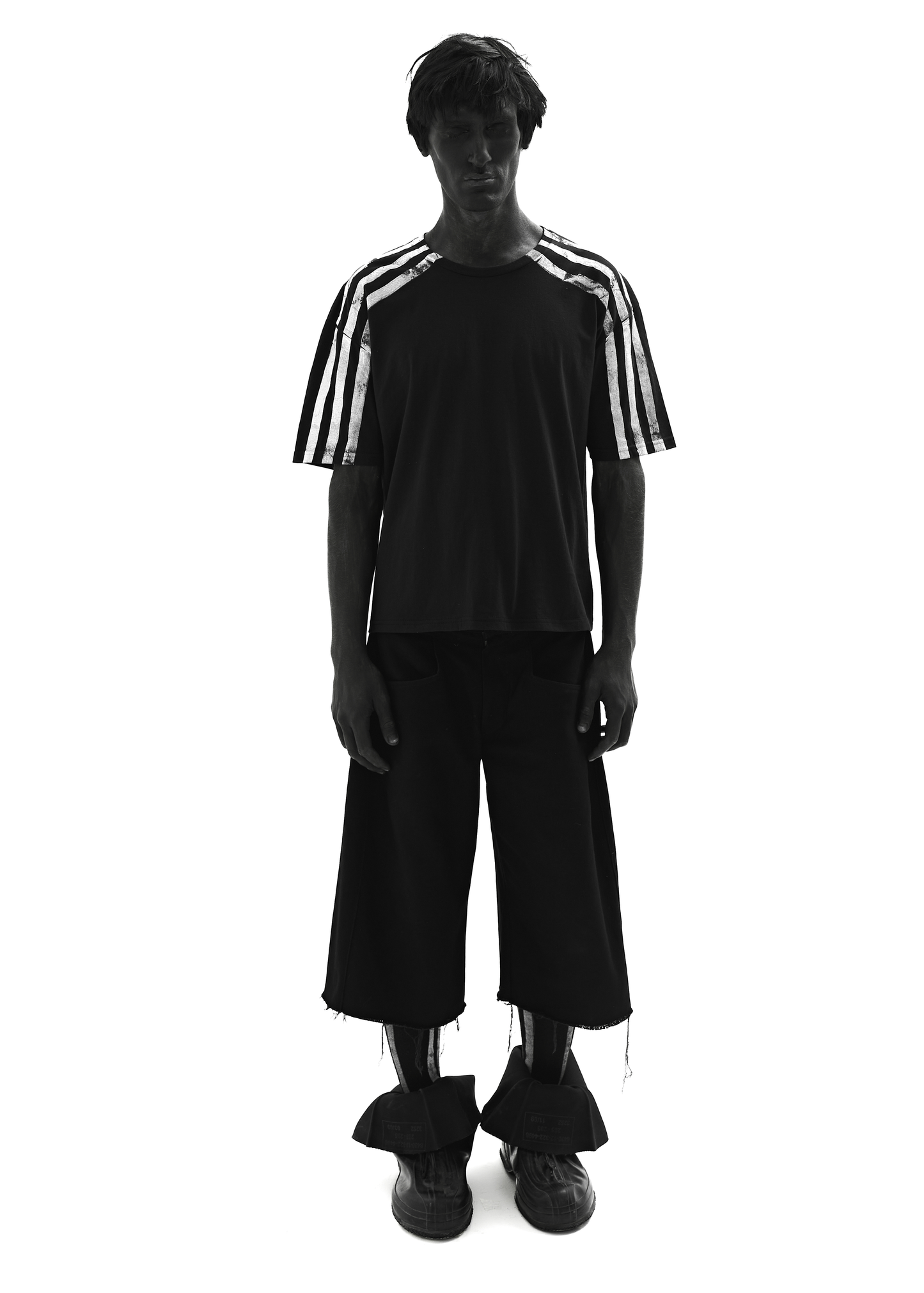 DOUBLE STRIPES BLACK T-SHIRT